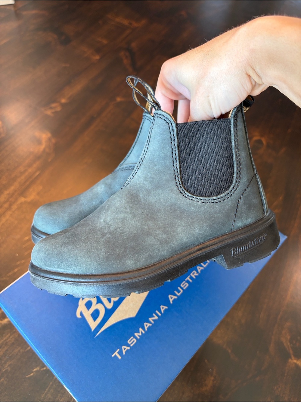 Blundstone kids chelsea boot in Rustic Black